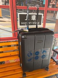 出口日本Gallaud 24 吋可擴展行李箱 60 x 42 x 29-33cm