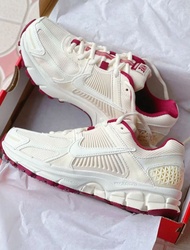 Nike Air Zoom Vomero 5 舒適 跑步鞋 白紅色