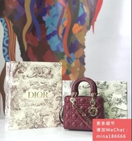 Lady Dior四格字母徽章戴妃包