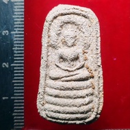 七龙佛 阿赞仲
Naprok Arjan chum

Wat Borommathat

佛历B.E 2497

Powder material

泡圣水念经经粉材料

