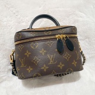 LV vanity case