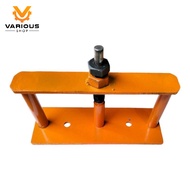 Clutch Rivet Tracker | Clutch opening and installation tool for connecting nails