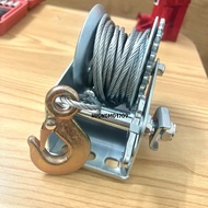 High quality 1000lbs hand winch, 8m cable, 450kg load capacity