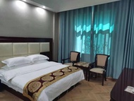 Fuxing Hotel (Linxiang District Bus Terminal Branch)