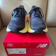 New balance More V4 跑鞋