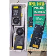 Walkie Talkie atau Handy Talkie HT model jadul cocol untuk pajangan