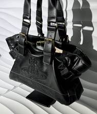 British 2025 Vivienne Westwood Queen Mother 2025 Explosive Bag Collection Underarm Bag Bowling Bag S