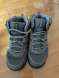 Columbia 行山鞋