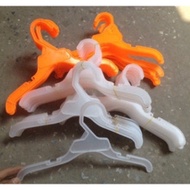 Combo of 10 children's plastic coat hangers from 25cm to 30cm long in all colors - mannequin 09