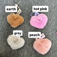 (PRE) FURRY HEART SHAPE KEYCHAIN
