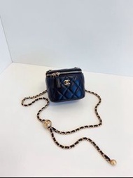 Chanel2芯片黑金化妆包方盒子金球链条包