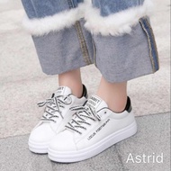 ASTRID รองเท้าผ้าใบผู้หญิง รองเท้าแฟชั่นสไตล์เกาหลี(NO.A031)