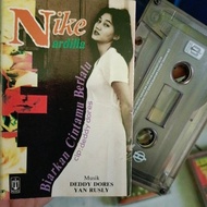 biarkan cintamu berlalu Nike Ardilla