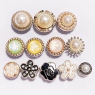 [Real photo] JIBITS SET, CHARM ATTACHED PEARL-SHAPED SLIPPERS FOR WOMEN