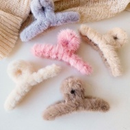 1pc Faux/Hair Clip Sorf Furry Hair Claw's (Random)