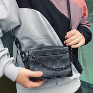 男女通殺😍Lv路易威登mini soft trunk黑色老花盒子包單肩斜挎包