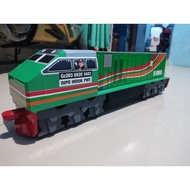 Cc203 green wooden train miniature