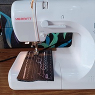 sewing machine heavy duty pushbutton singer brand.model-merrit libero 12 stitches with zigzag.