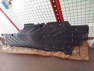 79. A2056842000/แผ่นปิดใต้พื้นรถ/Cclass /2015-2018 ของแท้  Mercedes-Benz (MBBPHO)