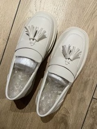 小流蘇鬆糕底米白色樂福鞋 厚底鞋