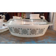 Casserole Vintage Oval Pyrex Chelsea JAJ