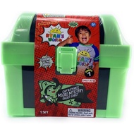 Ryan's World Cap'n Ryan's Micro Mystery Ghost Chest, Glow-in-The-Dark Trunk, Series 1