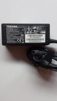 Adaptor laptop TOSHIBA 19V 2.37A jarum seken original