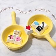 Emoji keycap keychain