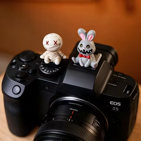 Cute Christmas Horror Hot Shoe Cover for Leica Q2 Fuji X100V X-T5 Sony ZV-1 Canon EOS R5 Nikon Z5 Ca