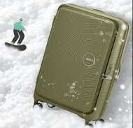 復活節優惠 2024新款 AMERICAN TOURISTER 美國旅行者 25吋 CURIO EXP TSA BO KHAKI 前揭式 可擴充 中型托運箱 仙人掌綠 搵喼More易 Samsonit