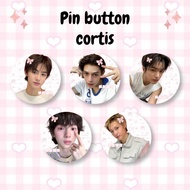 Pin deco set cortis