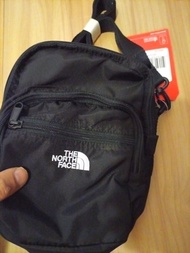 The North Face 黑色多口袋斜背包