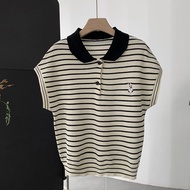 (Cle) Alisa.Sonya thêu sọc áo phông thường ngày dệt kim cổ tay ngắn cho nữ Alisa. sonya