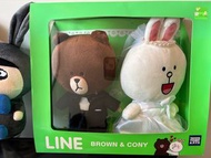 Line Brown & Cony  絕版結婚公仔一對