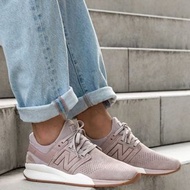 現貨 iShoes正品 New Balance 247系列 情侶鞋 麂皮 灰 米色 流行 復古休閒鞋 MS247LA D