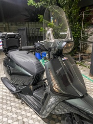 ชิวหน้า lambretta x300 พร้อมขาจับ (ยักษ์บังลม)
