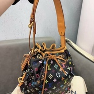 LV黑三彩水桶包 很新 配件塵袋