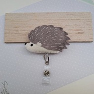 萌萌刺蝟造型－識別證/悠遊卡/證件套伸縮夾.易拉扣