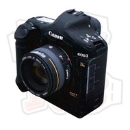 Canon EOS-1Ds Mark II Camera Paper Model (1:1 scale)
