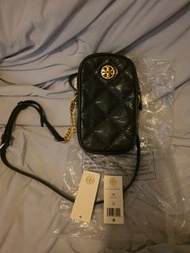 Tory Burch 菱格紋手機包
