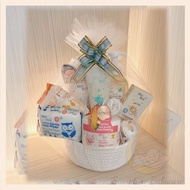 Bzu Bzu toiletries set hamper / Newborn Baby hamper / baby box baby Set
