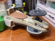 兒童電動車