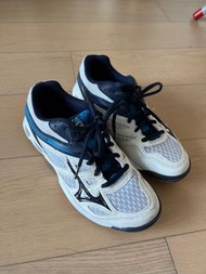 Asics室內運動鞋