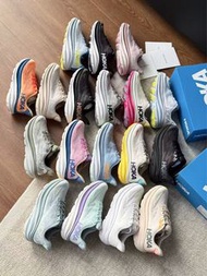 男 女 HOKA Clifton 系列輕量緩震慢跑鞋