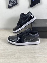 👑Jordan Air Jordan 1 Low se asw 'black and white'復古運動鞋 男款 黑白 漆面