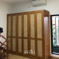 Lemari Pakaian 6 Pintu Kayu Jati Quality Kombinasi Rotan Alami