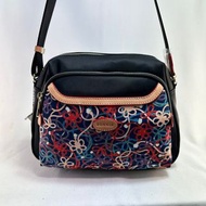Bonnie 專櫃包包3130 新撞色尼龍＋歐洲植鞣牛皮 多格層 彩色繩結紋 斜背包特價$1880