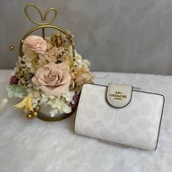 Coach 米白中型拉鍊零錢包