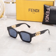 แว่นกันแดด FENDI FE40050F 01V ของแท้ ประกันศูนย์ไทย