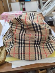 Burberry Supreme帽